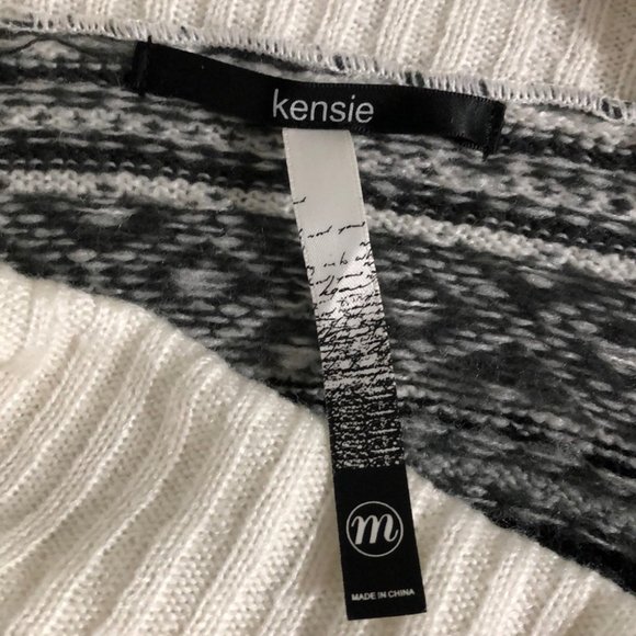 {Kensie} Off The Shoulder Sweater with Aztec Print - Picture 7 of 9